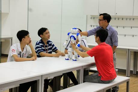 CLB Robotics mở các lớp lập trình sáng tạo cho học sinh trong hè 2017