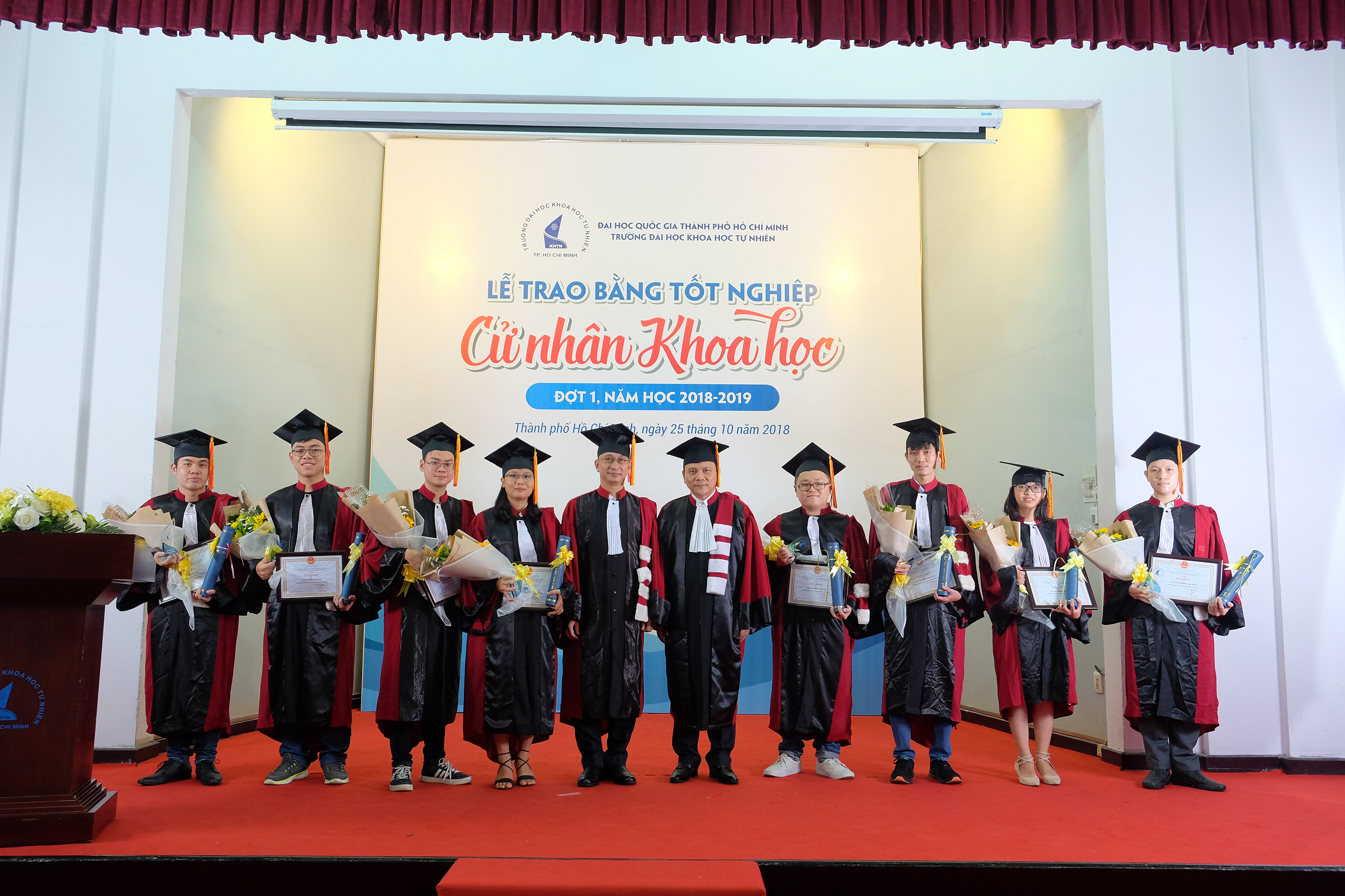 Trường ĐH KHTN, ĐHQG-HCM: 1.318 sinh viên nhận bằng Tốt nghiệp Cử nhân Khoa học