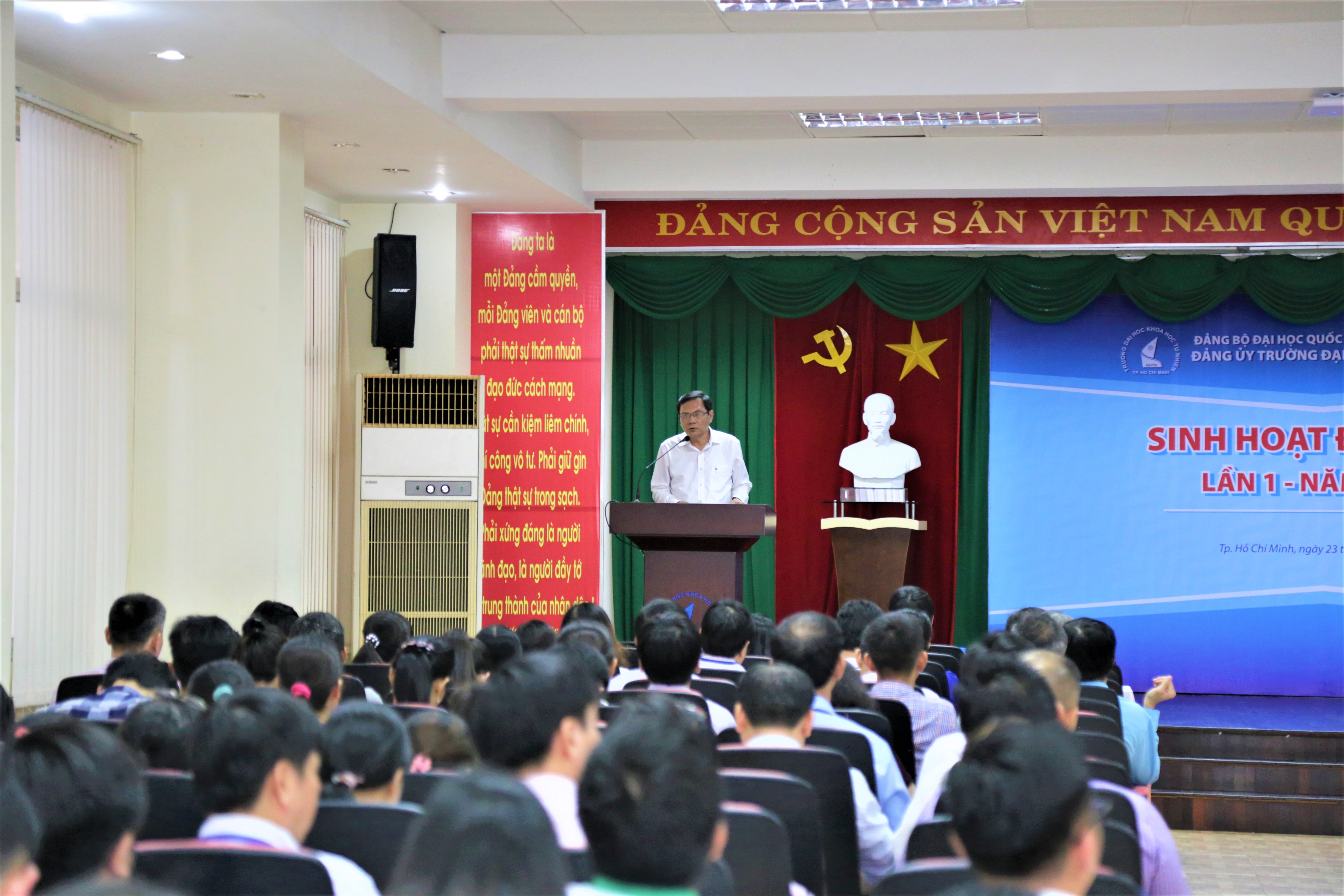 Sinh hoạt Đảng bộ lần 1 năm 2019 với chuyên đề: “50 năm thực hiện Di chúc Chủ tịch Hồ Chí Minh” và công bố quyết định nhân sự Phó Bí thư Đảng ủy Trường Đại học Khoa học Tự nhiên, ĐHQG-HCM