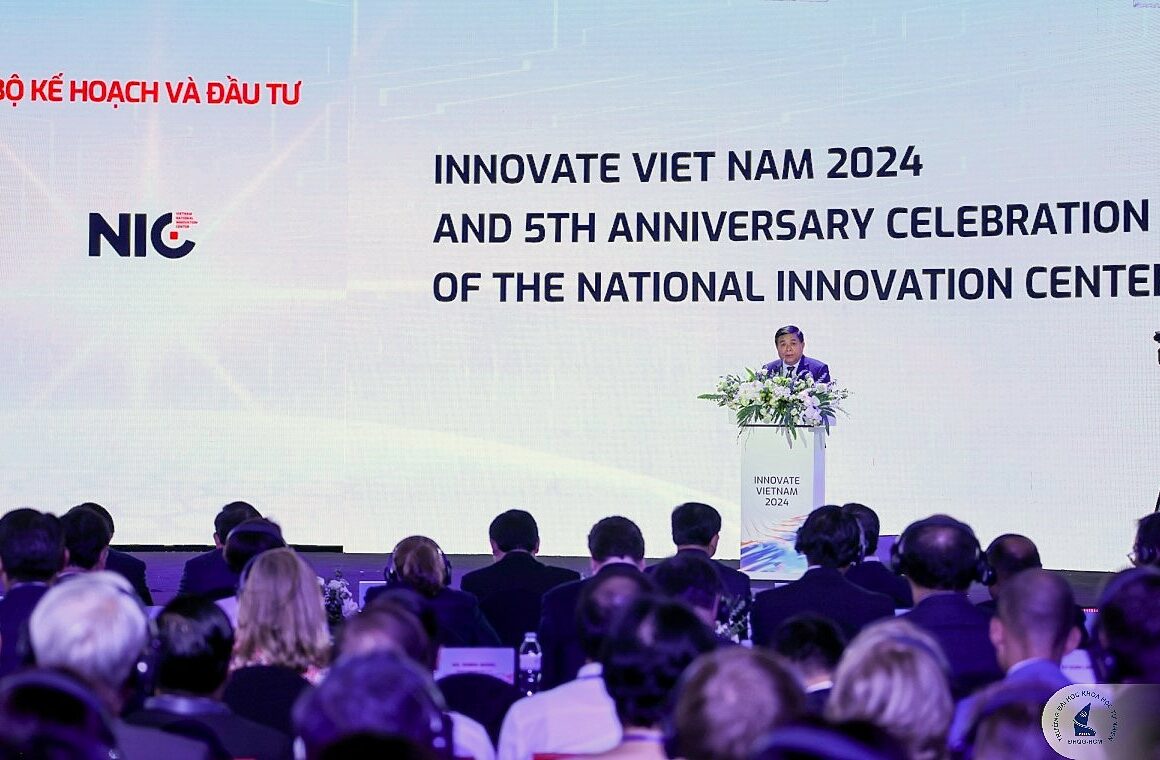TRƯỜNG ĐẠI HỌC KHOA HỌC TỰ NHIÊN, ĐHQG-HCM THAM DỰ NGÀY HỘI ĐỔI MỚI SÁNG TẠO VIỆT NAM 2024