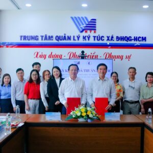 LỄ KÝ KẾT HỢP TÁC GIỮA TRƯỜNG ĐẠI HỌC KHOA HỌC TỰ NHIÊN, ĐHQG-HCM VÀ TRUNG TÂM QUẢN LÝ KÝ TÚC XÁ, ĐHQG-HCM