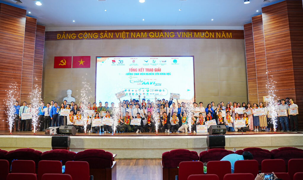 TRƯỜNG ĐẠI HỌC KHOA HỌC TỰ NHIÊN ĐẠT THÀNH TÍCH XUẤT SẮC TẠI GIẢI THƯỞNG SINH VIÊN NGHIÊN CỨU KHOA HỌC - EURÉKA 2024