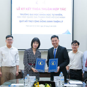 Sinh viên có cơ hội nhận học bổng toàn phần từ Quỹ Hỗ Trợ Cộng Đồng Đinh Thiện Lý
