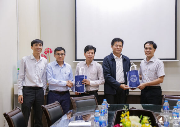 Tăng cường hợp tác Việt Nam – Lào: Đại học Quốc gia Lào thăm và làm việc tại Trường Đại học Khoa học tự nhiên, ĐHQG-HCM
