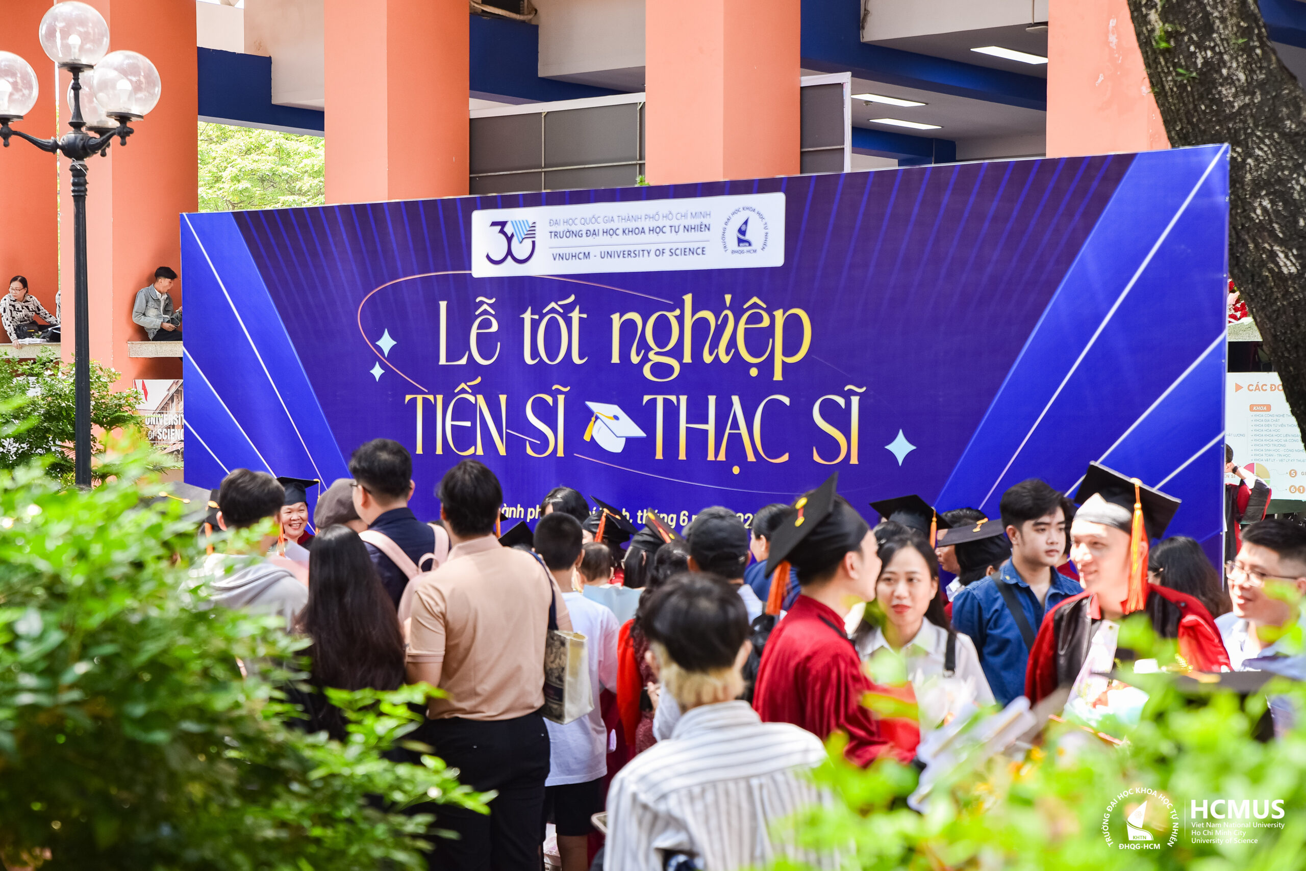 Trường ĐH Khoa học tự nhiên trao bằng cho 364 tân tiến sĩ, thạc sĩ: Khẳng định chất lượng đào tạo sau đại học