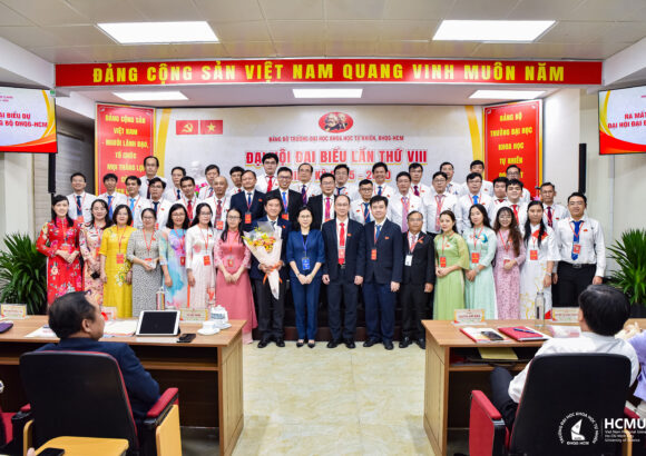 Đại hội Đảng bộ Trường ĐH Khoa học tự nhiên lần VIII: Dẫn đầu công tác phát triển Đảng toàn ĐHQG-HCM