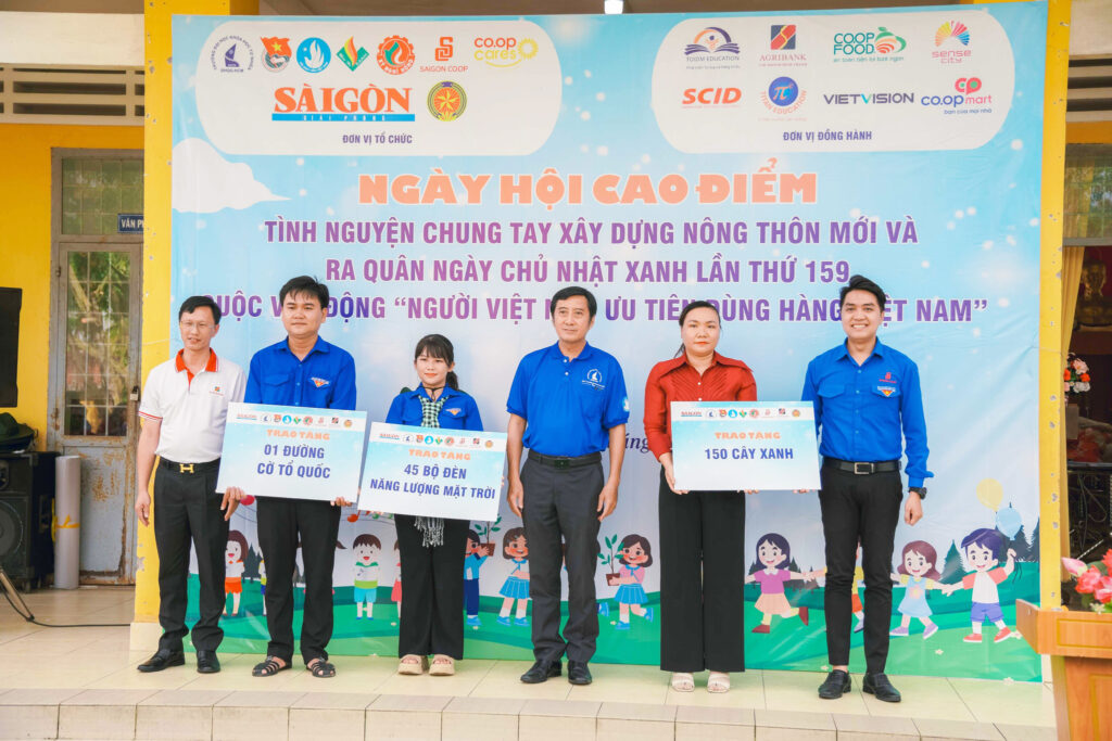 Trường Đại học Khoa học tự nhiên đồng hành cùng tỉnh Vĩnh Long xây dựng nông thôn mới