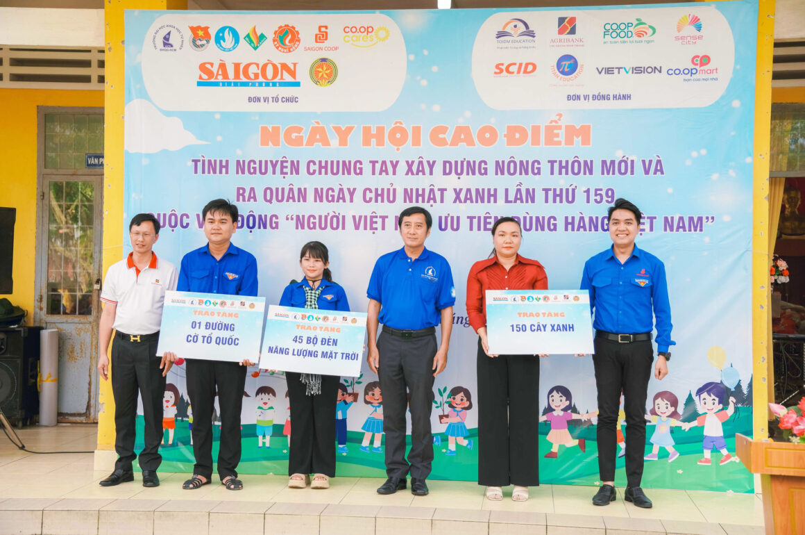 Trường Đại học Khoa học tự nhiên đồng hành cùng tỉnh Vĩnh Long xây dựng nông thôn mới