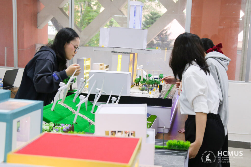 Khoa Vật lý - Vật lý kỹ thuật lần đầu tổ chức Cuộc thi Ý tưởng sáng tạo khởi nghiệp