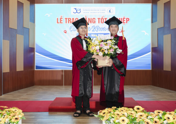 Tốt nghiệp xuất sắc ngành Toán học, nam sinh Trường Đại học Khoa học tự nhiên nuôi giấc mơ trở về giảng dạy tại mái trường xưa
