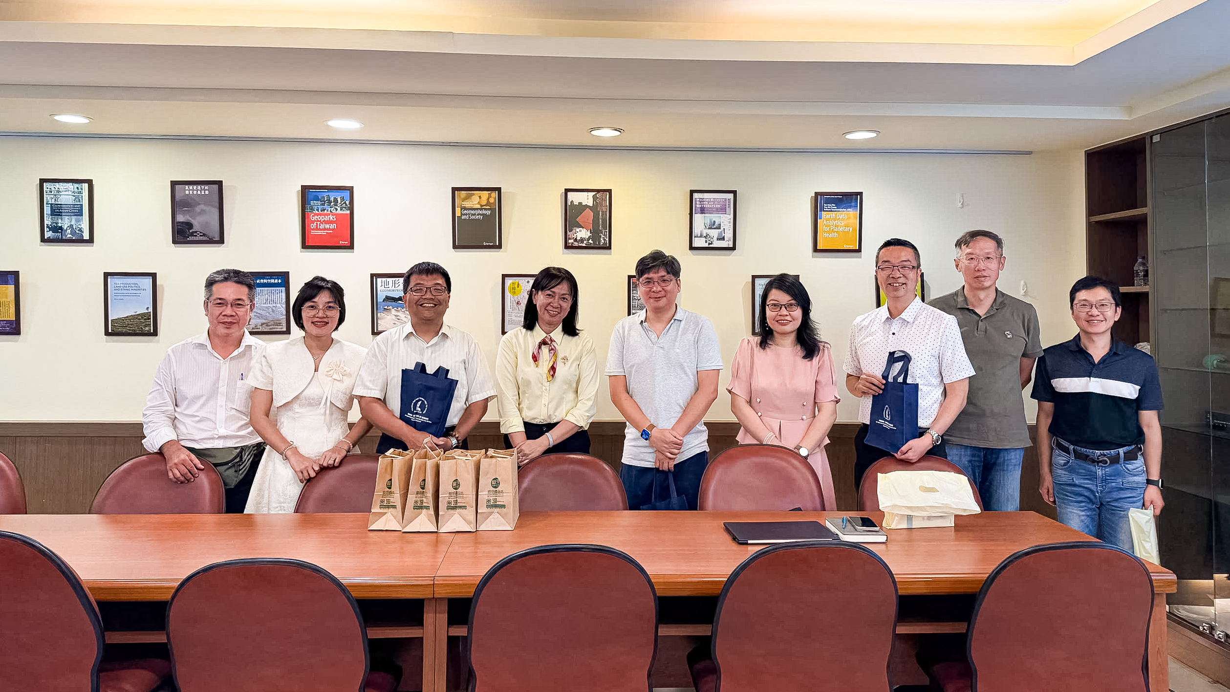 Trường Đại học Khoa học tự nhiên: Tăng cường hợp tác quốc tế về Địa chất và các lĩnh vực liên ngành