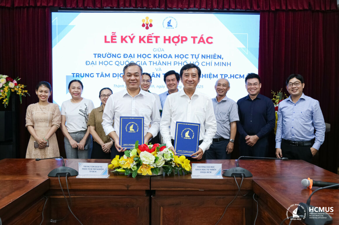 Trường ĐH Khoa học tự nhiên tăng cường hợp tác nghiên cứu với Trung tâm Dịch vụ Phân tích Thí nghiệm TP.HCM