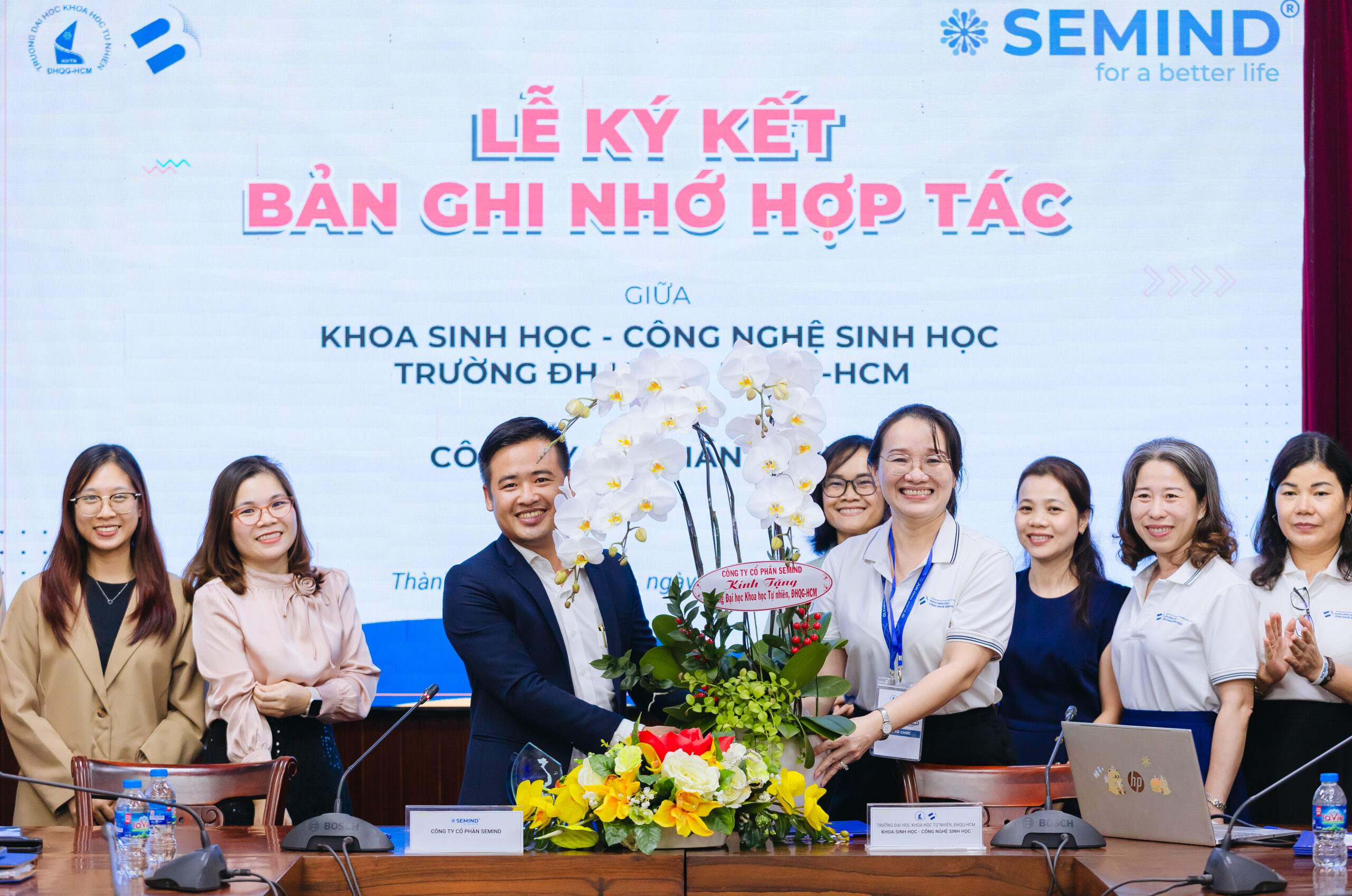 Ký kết hợp tác với các đối tác trong lĩnh vực công nghệ và chăm sóc sức khỏe