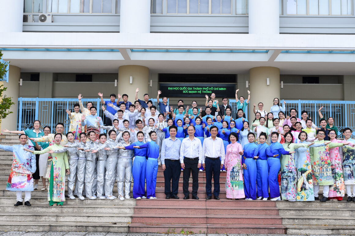 P4T_5334 Công đoàn Trường Đại học Khoa học tự nhiên xuất sắc giành giải Nhất Hội thi văn nghệ ĐHQG-HCM
