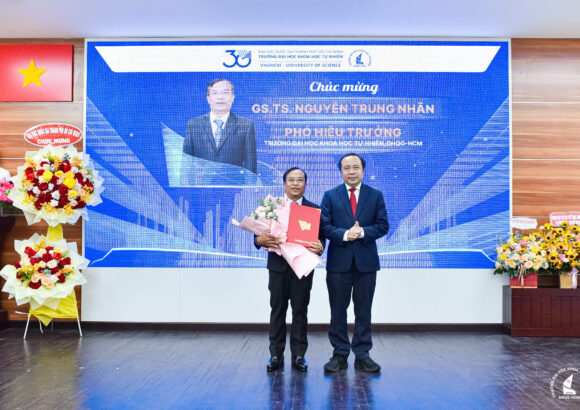 Trao quyết định bổ nhiệm Phó Hiệu trưởng Trường Đại học Khoa học tự nhiên