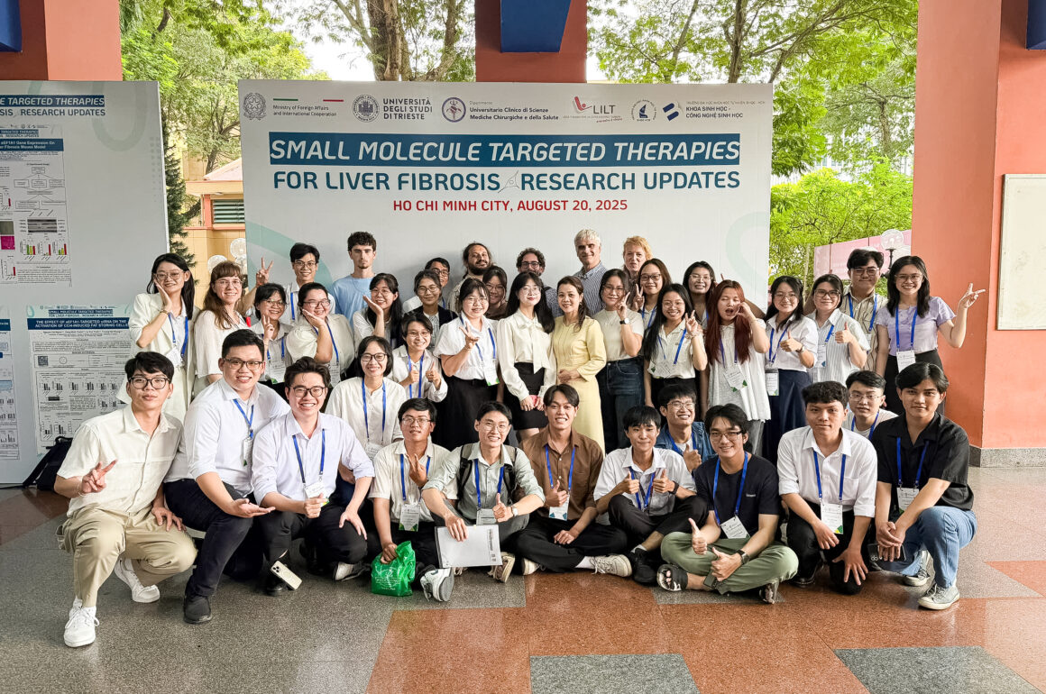 IMG_1581 Hội thảo quốc tế về Nghiên cứu thuốc phân tử nhỏ điều trị đích xơ gan và Lễ ký kết thỏa thuận hợp tác với Đại học Trieste (Ý)