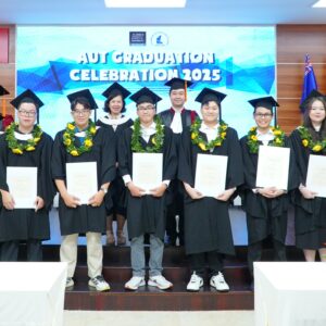 Trường ĐH Khoa học tự nhiên và Đại học Công nghệ Auckland trao bằng tốt nghiệp Cử nhân CNTT quốc tế năm 2025