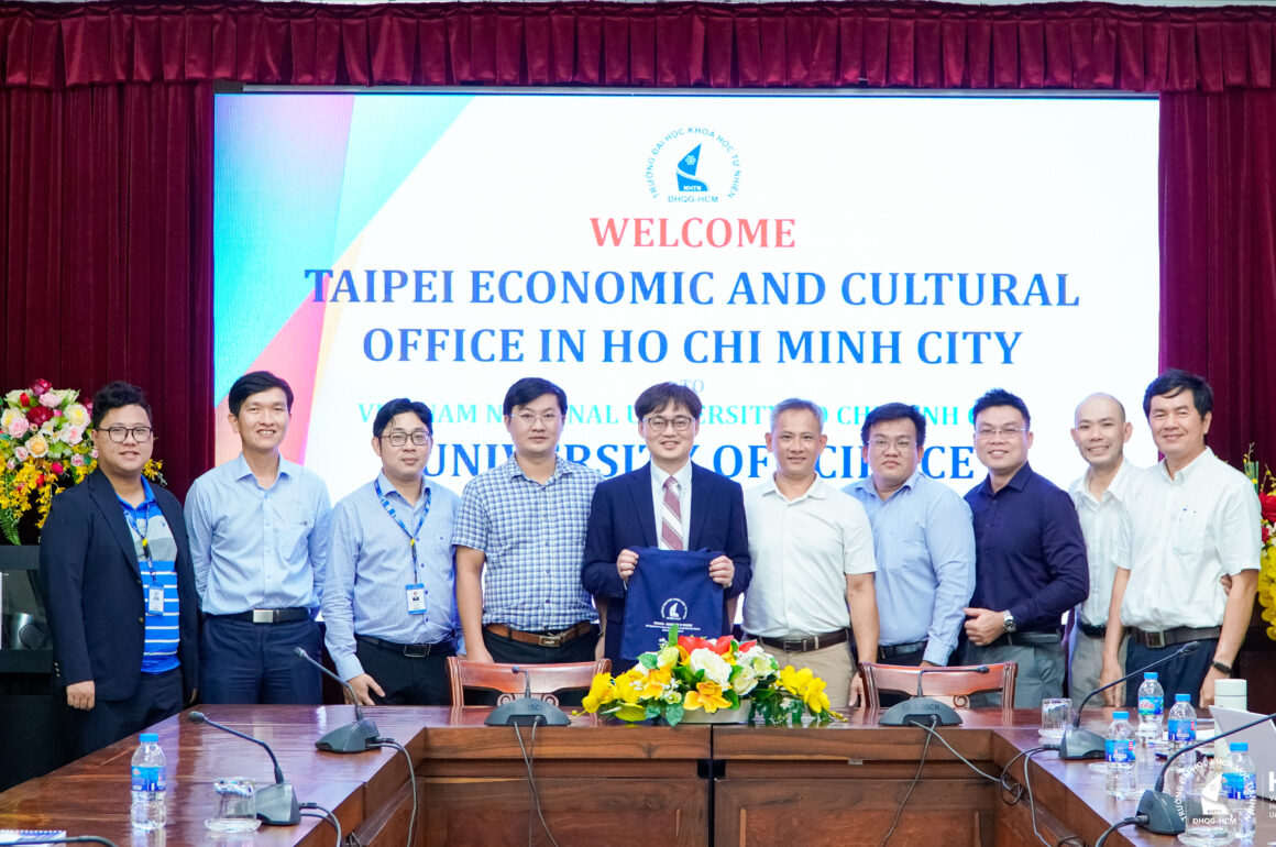 Trao đổi học bổng tiến sĩ và hợp tác học thuật với Văn phòng Kinh tế & Văn hóa Đài Bắc (Đài Loan)