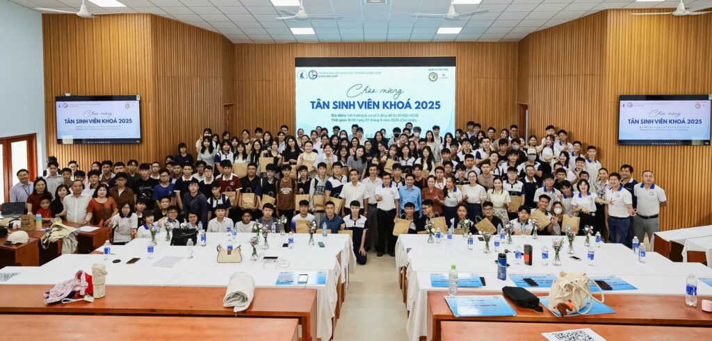 Lễ Chào mừng Tân Sinh viên Khóa 2025 – Khoa Địa chất