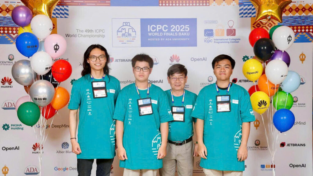 HCMUS-AtCoder vào nhóm High Honors tại ICPC World Finals 2025
