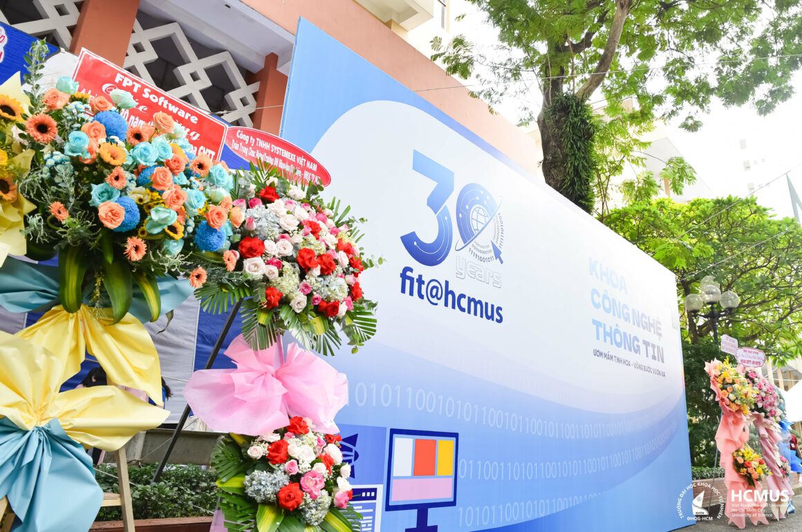 Hành trình 30 năm Khoa Công nghệ Thông tin: Ươm mầm tinh hoa – Vững bước vươn xa