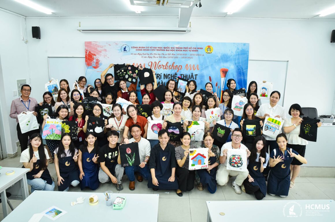 CAT_9812 Công đoàn Trường tổ chức Workshop “Trang trí nghệ thuật trên túi Tote”