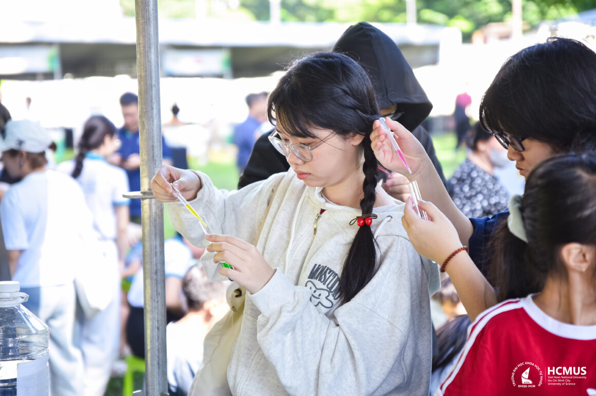 CAT_9846 Khoa Khoa học Liên ngành lan tỏa tinh thần “Nghề xanh” tại Science Fair 2025