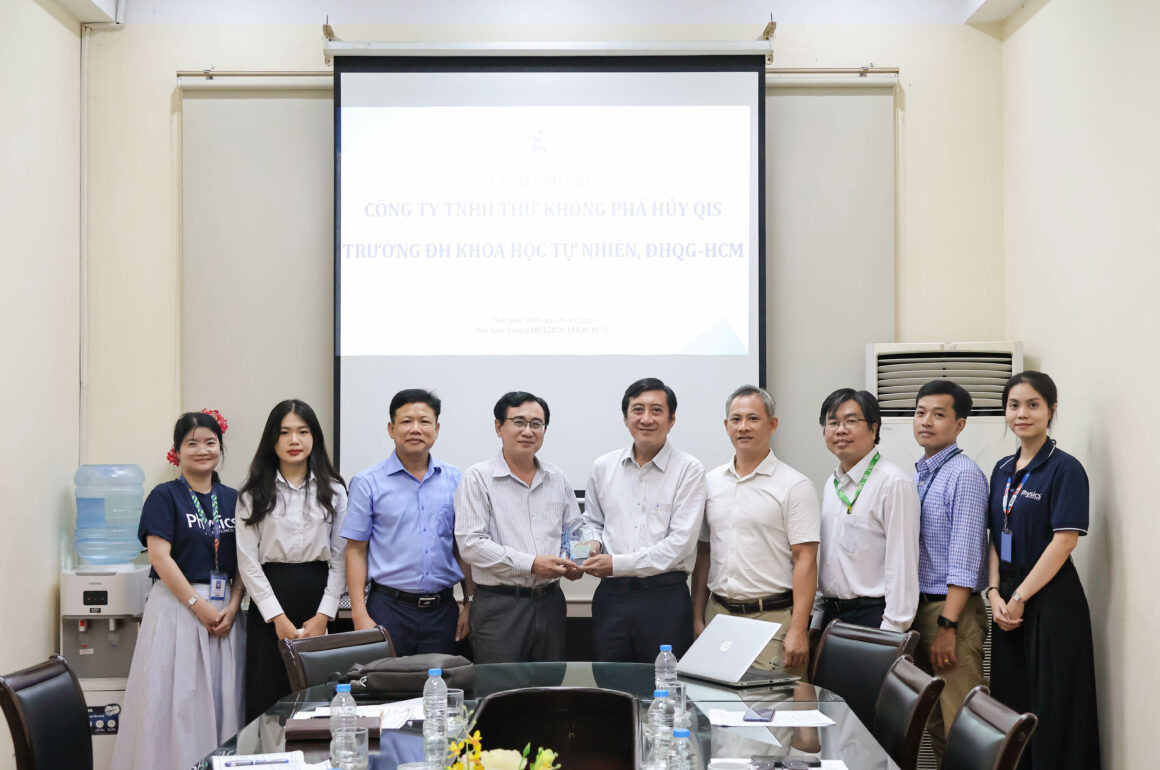 Trường Đại học Khoa học tự nhiên, ĐHQG-HCM tiếp và làm việc với Công ty TNHH Dịch vụ Thử không phá huỷ QIS