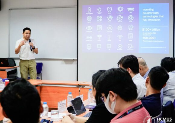 Trường Đại học Khoa học tự nhiên, ĐHQG-HCM trao đổi về xu hướng công nghệ với Qualcomm Việt Nam