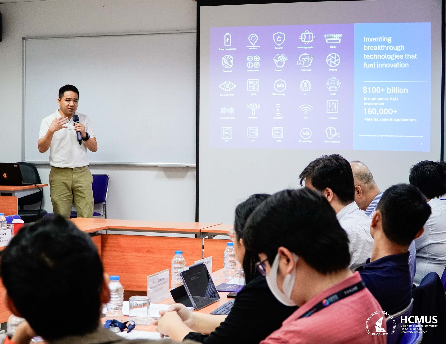 Trường Đại học Khoa học tự nhiên, ĐHQG-HCM trao đổi về xu hướng công nghệ với Qualcomm Việt Nam