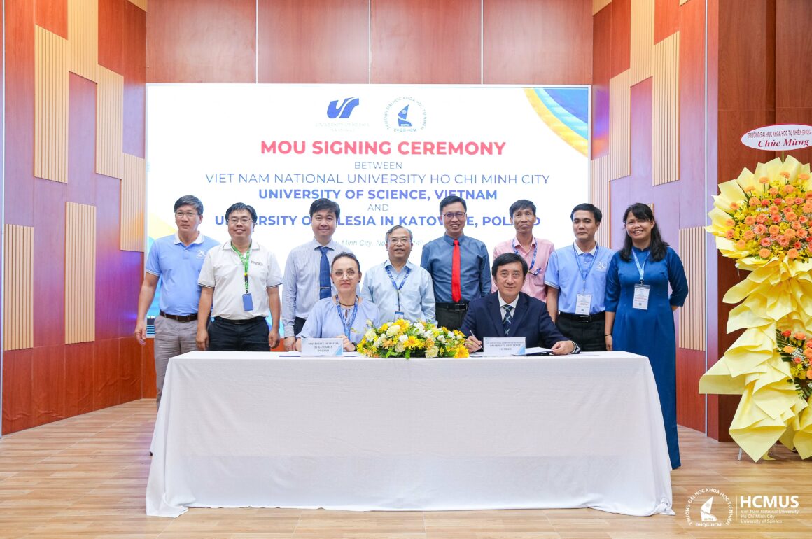 IMG_1167 Ký kết hợp tác giữa Trường ĐH Khoa học tự nhiên, ĐHQG-HCM và Trường Đại học Silesia, Ba Lan
