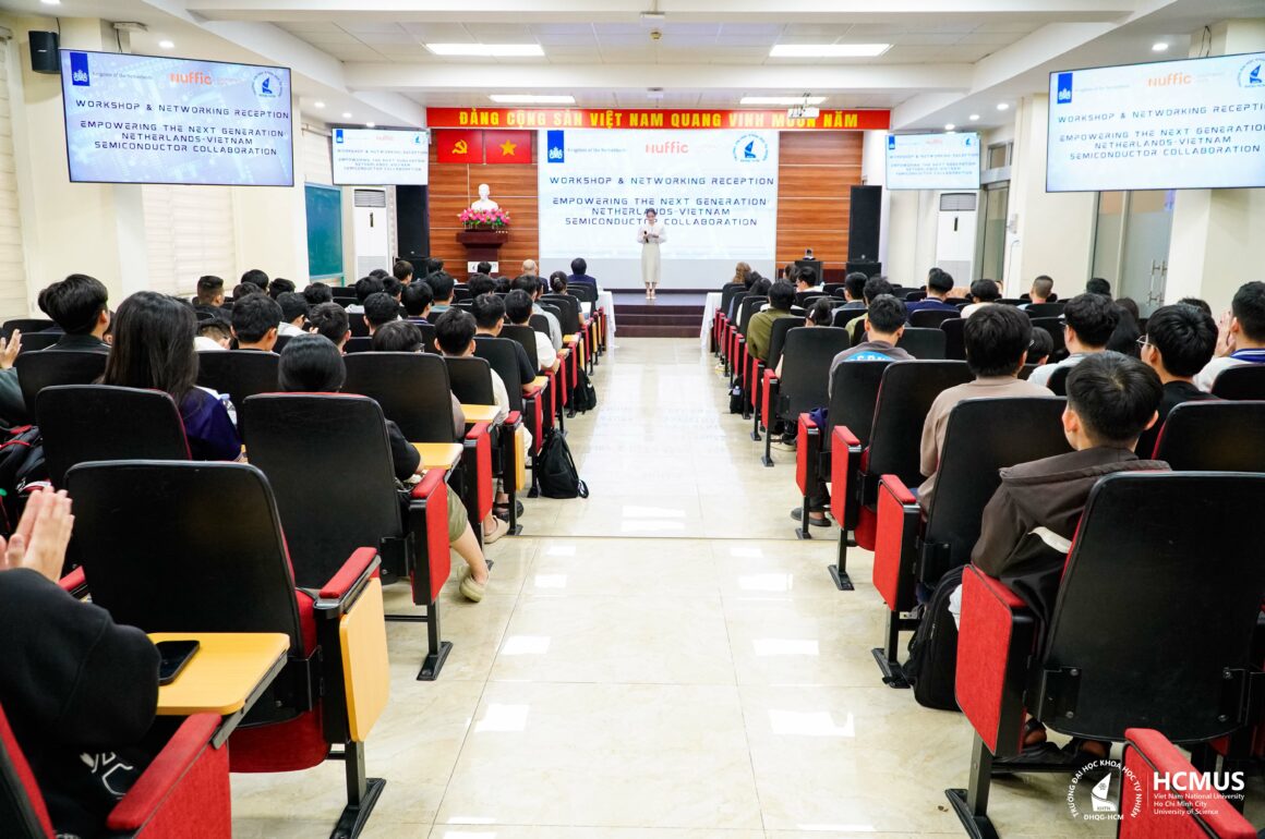 _P4T2796 Giới thiệu Trường hè Vi mạch bán dẫn Eindhoven