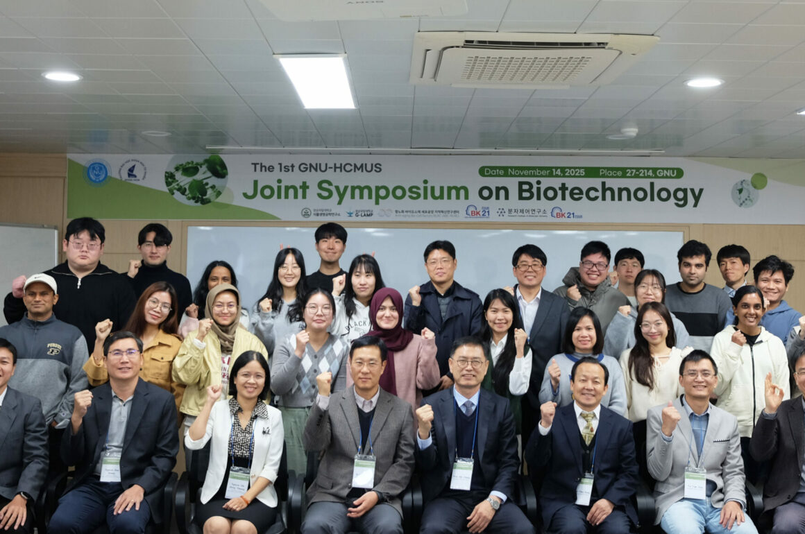 HCMUS tham gia Hội thảo khoa học liên kết lần thứ nhất về Công nghệ sinh học tại Trường Đại học Quốc gia Gyeongsang (Hàn Quốc)