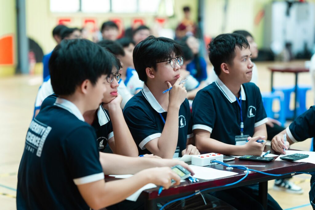 Đội tuyển Trường ĐH Khoa học tự nhiên, ĐHQG-HCM đạt Hạng Nhất toàn đoàn tại Olympic Vật lý Sinh viên Toàn quốc 2025