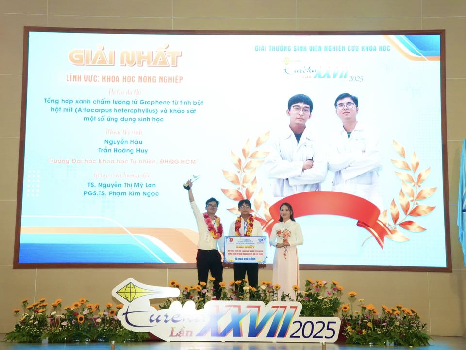 595787571_855028297281373_6448225992824807632_n Sinh viên Trường Đại học Khoa học tự nhiên, ĐHQG-HCM đạt thành tích vượt trội tại Euréka 2025