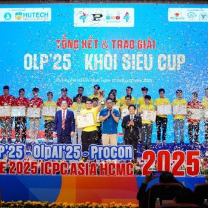 Sinh viên Trường ĐH Khoa học tự nhiên, ĐHQG-HCM được trao tặng Huân chương Lao động hạng Nhì