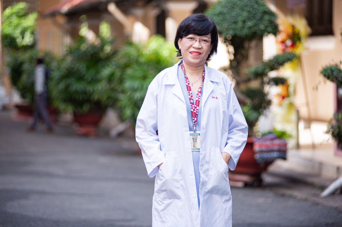 Nữ giáo sư Sinh học Trần Lê Bảo Hà và hành trình 23 năm theo đuổi khoa học chữa lành