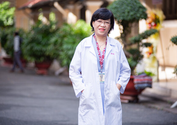 Nữ giáo sư Sinh học Trần Lê Bảo Hà và hành trình 23 năm theo đuổi khoa học chữa lành