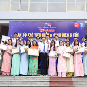 108 Cán bộ trẻ và Sinh viên Trường được vinh danh cấp ĐHQG-HCM năm 2025