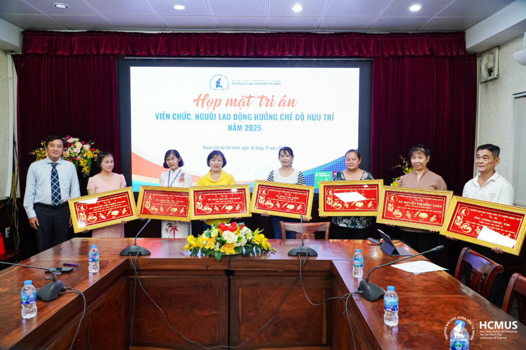 Họp mặt tri ân viên chức, người lao động hưởng chế độ hưu trí năm 2025