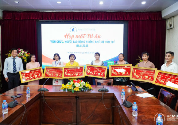 Họp mặt tri ân viên chức, người lao động hưởng chế độ hưu trí năm 2025