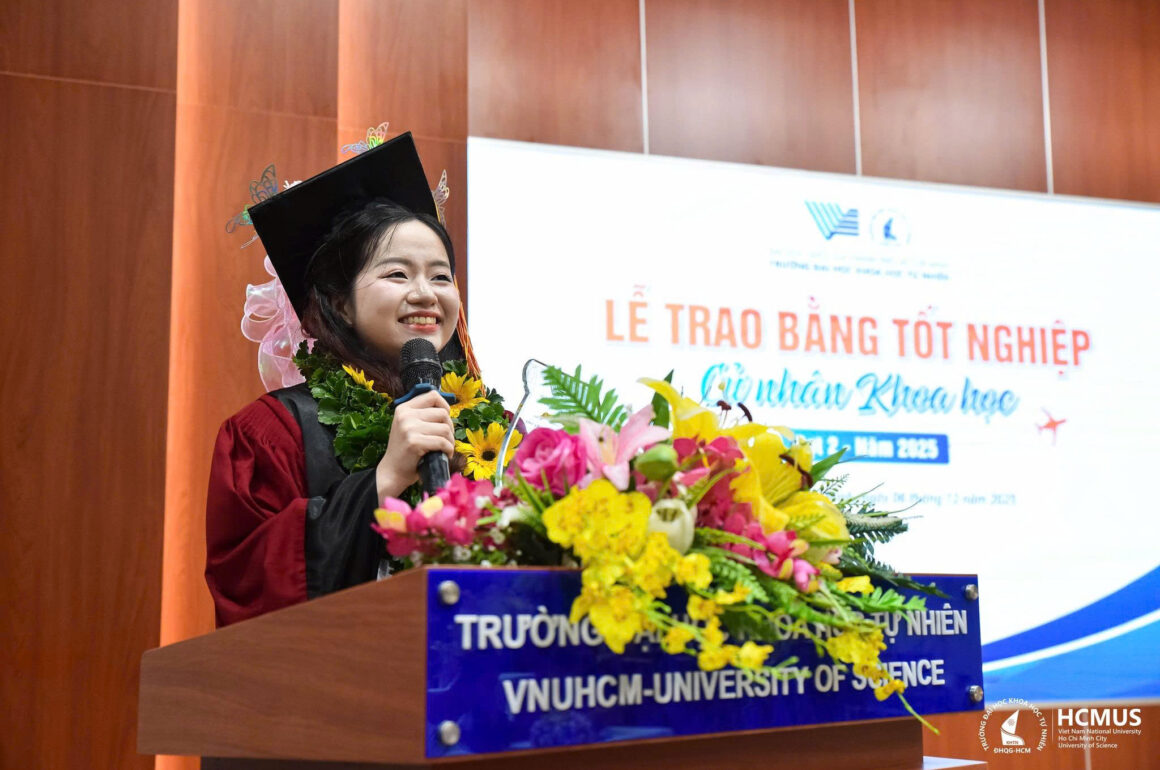 z7307406713777_aa5cc1c28b25f9fe63ba83c56e29dfae Thủ khoa tốt nghiệp Trường Đại học Khoa học tự nhiên: 9,79 điểm GPA và hành trình vươn lên từ nỗ lực bền bỉ