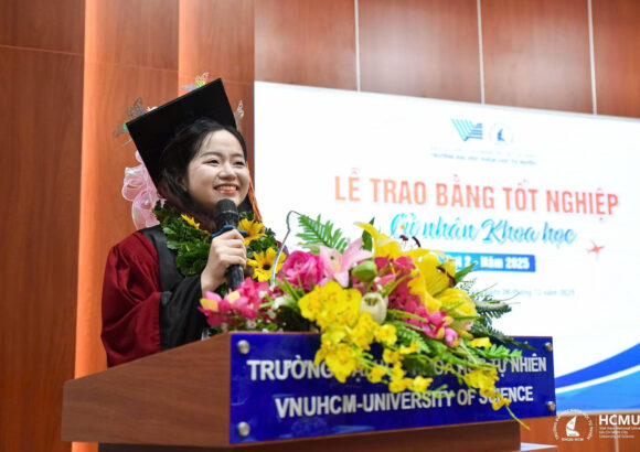 Thủ khoa tốt nghiệp Trường Đại học Khoa học tự nhiên: 9,79 điểm GPA và hành trình vươn lên từ nỗ lực bền bỉ