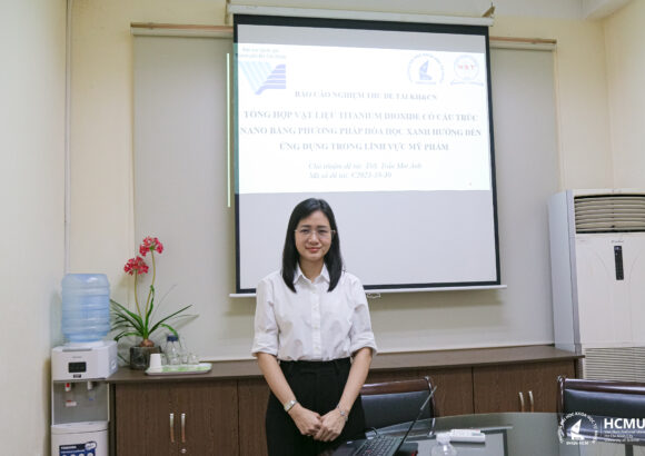 Nghiệm thu đề tài KH&CN cấp ĐHQG-HCM về Vật liệu Nano ứng dụng trong mỹ phẩm bằng phương pháp Hóa học xanh