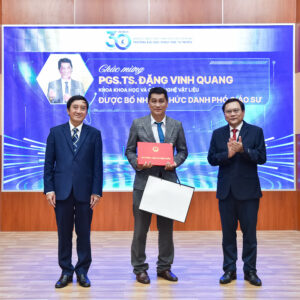 Từ ước mơ kéo điện về làng quê nghèo đến hành trình khoa học “không từ bỏ”