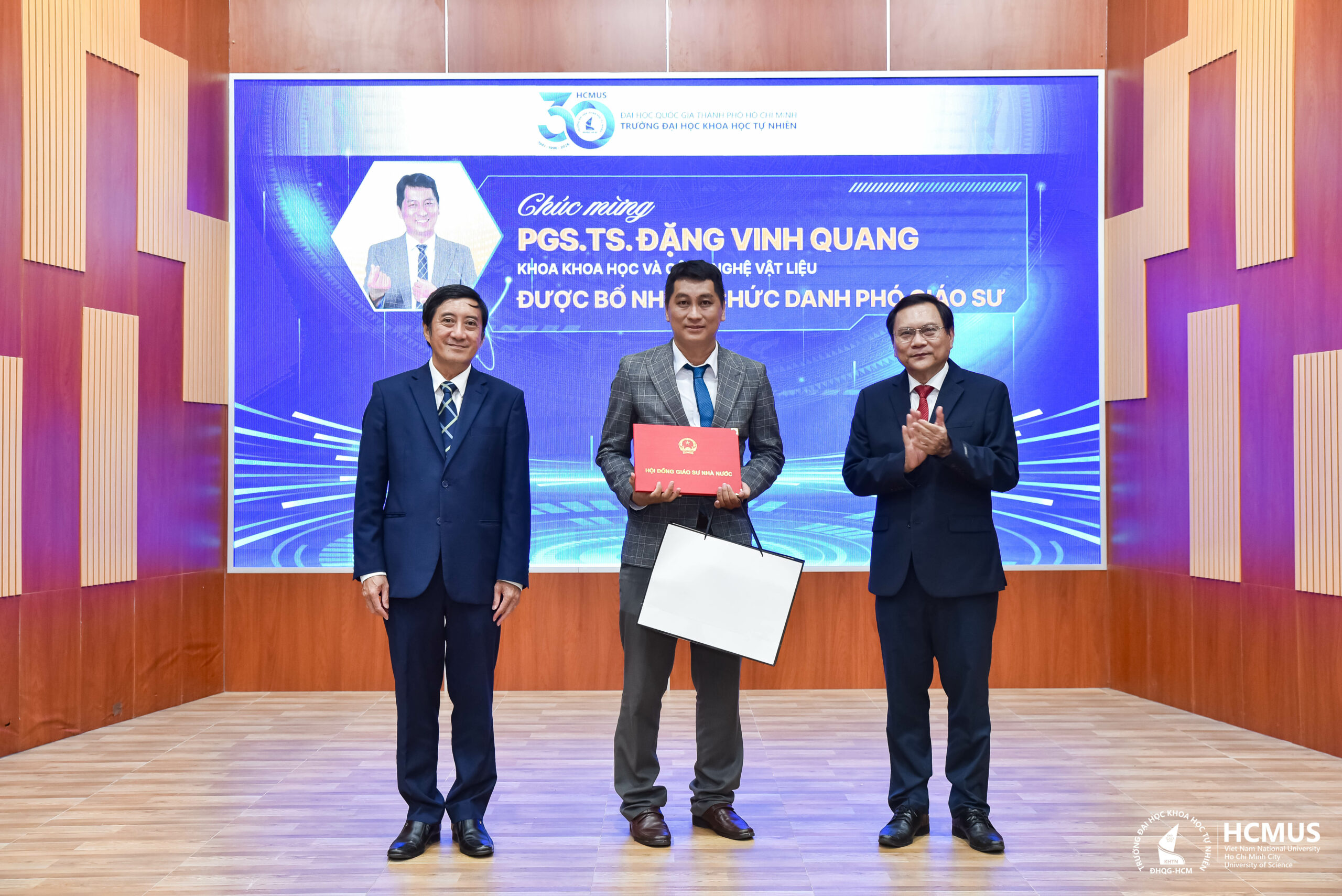 Từ ước mơ kéo điện về làng quê nghèo đến hành trình khoa học “không từ bỏ”