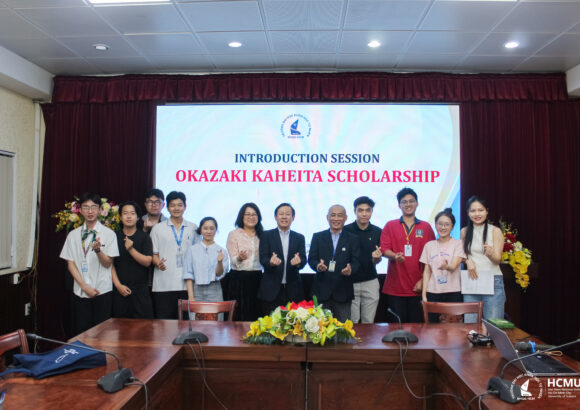 Trường Đại học Khoa học tự nhiên, ĐHQG-HCM tiếp đón và làm việc với đại diện Quỹ Học bổng Okazaki (Nhật Bản)
