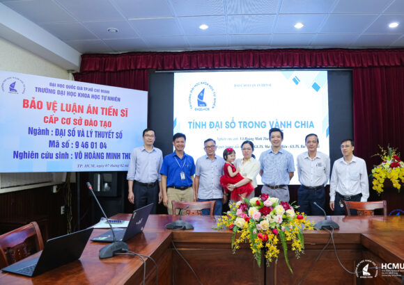 Nghiên cứu sinh Võ Hoàng Minh Thư bảo vệ luận án tiến sĩ về tính đại số trong vành chia