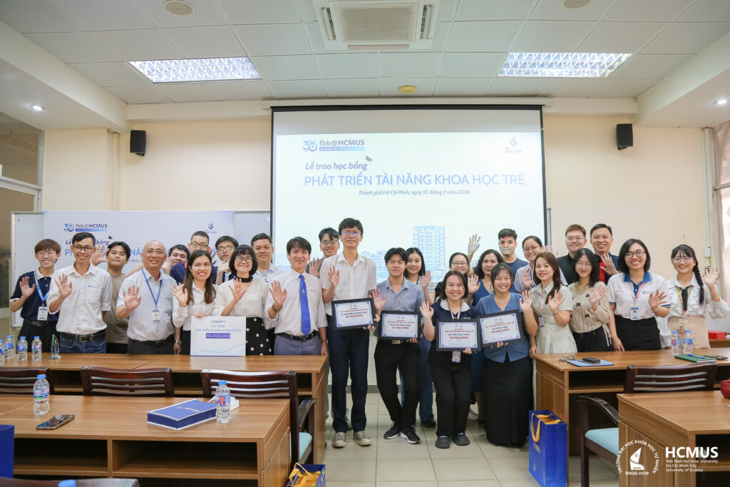 Trường Đại học Khoa học tự nhiên, ĐHQG-HCM trao Học bổng Phát triển Tài năng Khoa học Trẻ