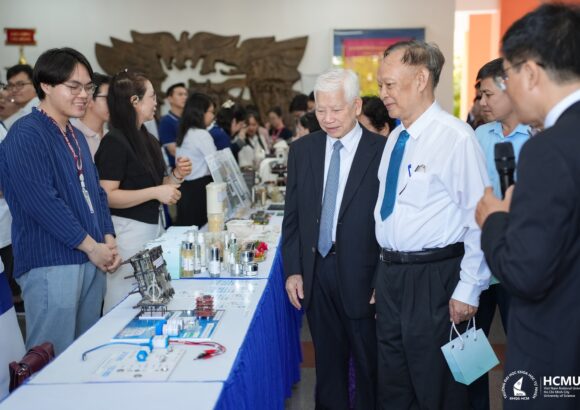 Triển lãm Thành tựu khoa học công nghệ tiêu biểu chào mừng 30 năm thành lập Trường Đại học Khoa học tự nhiên, ĐHQG-HCM